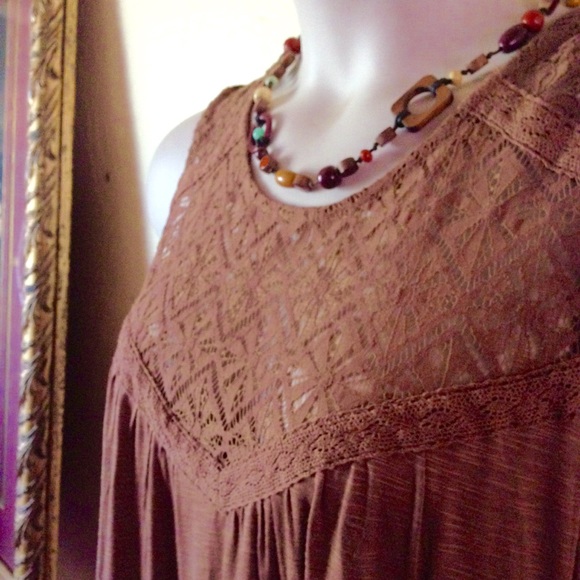 NWT - Size 1X Sleeveless Top with Lace Yoke - Picture 4 of 8